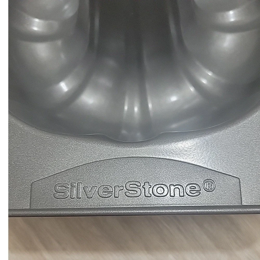 SilverStone 10 Inch Fluted Mold Bundt Cake Pan Nonstick Grey Silver Bakeware